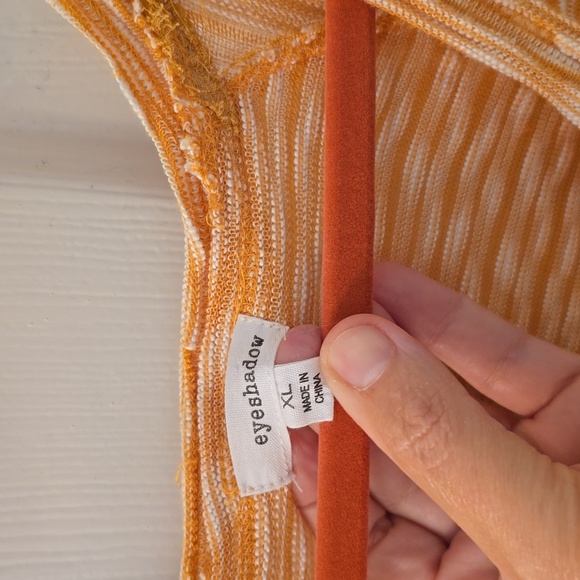 Eyeshadow Boho Style Striped Top With Raw Edges, Size XL (0816) - Picture 4 of 9